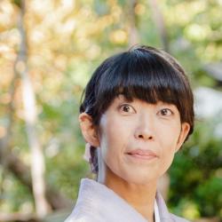 Rie_Uomori_headshot.jpg